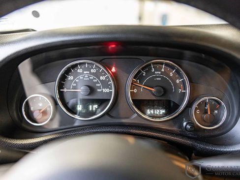 Used 2015 Jeep Wrangler Unlimited Sahara image 21