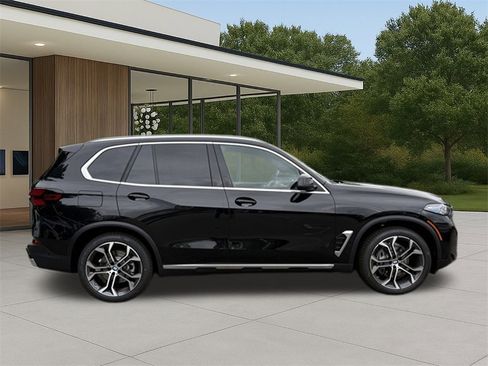 New 2026 BMW X5 xDrive40i w/ Premium Package image 7