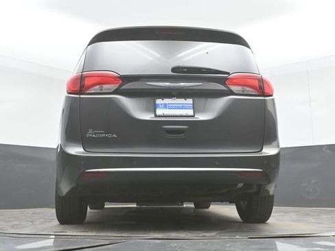 Used 2017 Chrysler Pacifica Touring-L Plus w/ Tire & Wheel Group FWD image 49
