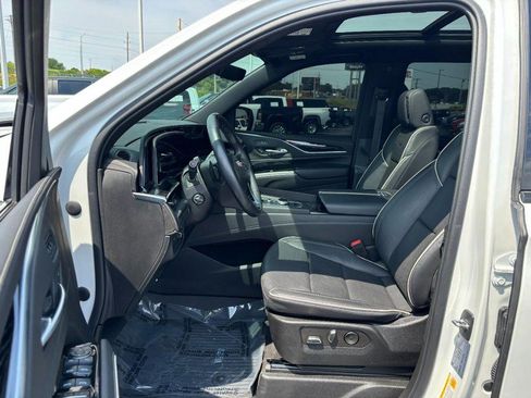 Used 2022 Cadillac Escalade Sport w/ Touring Package AWD/4WD image 8