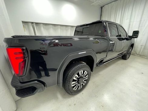 Used 2024 GMC Sierra 2500 Denali Ultimate AWD/4WD image 4
