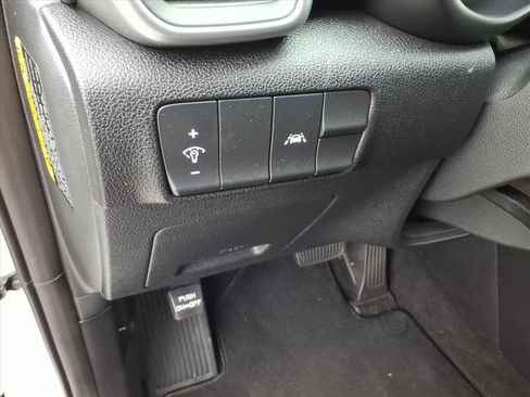 Used 2020 Kia Sportage LX image 17