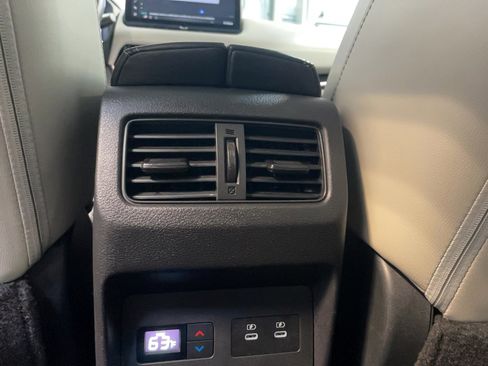 Used 2024 Nissan Rogue SL w/ SL Premium Package image 30