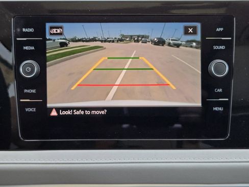 New 2026 Volkswagen Taos SE FWD image 18