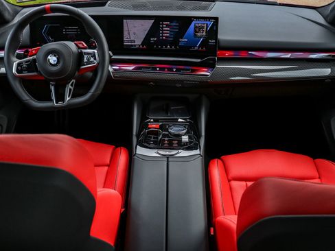 New 2025 BMW M5 Base w/ Carbon Package image 7