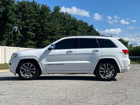 Used 2018 Jeep Grand Cherokee Overland AWD/4WD image 4