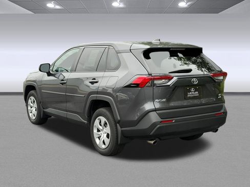 Used 2023 Toyota RAV4 LE AWD/4WD image 3