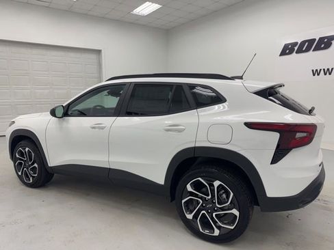 New 2026 Chevrolet Trax RS FWD image 7