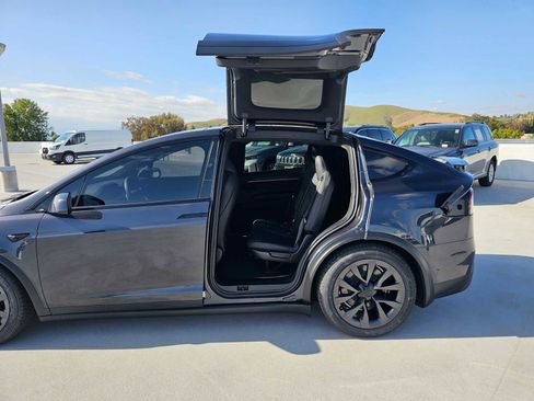 Used 2023 Tesla Model X AWD/4WD image 16