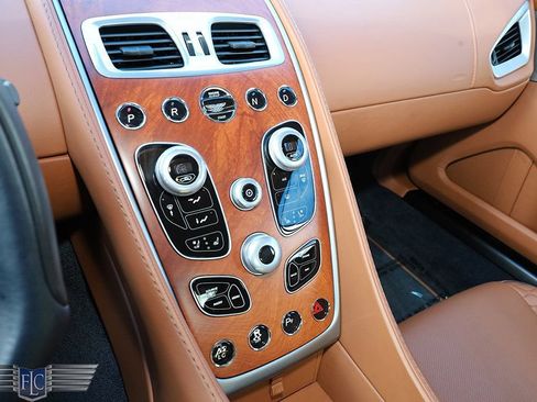Used 2016 Aston Martin Vanquish Volante RWD image 27