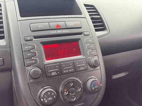 Used 2013 Kia Soul FWD image 10