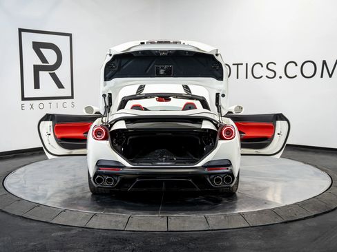 Used 2019 Ferrari Portofino image 24