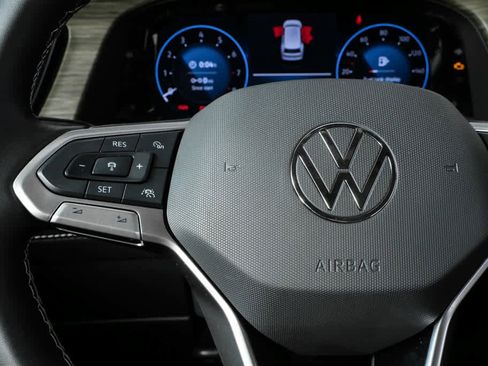 Used 2025 Volkswagen Atlas SEL image 13