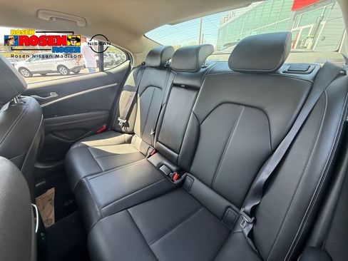 Used 2025 Genesis G70 2.5T AWD/4WD image 27