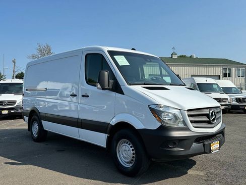 Used 2014 Mercedes-Benz Sprinter 2500 image 7