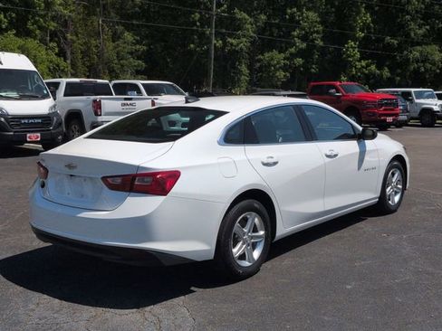 Used 2023 Chevrolet Malibu LS FWD image 3