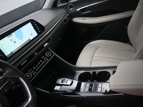 Certified 2023 Hyundai Sonata Limited w/ Cargo Package image 18