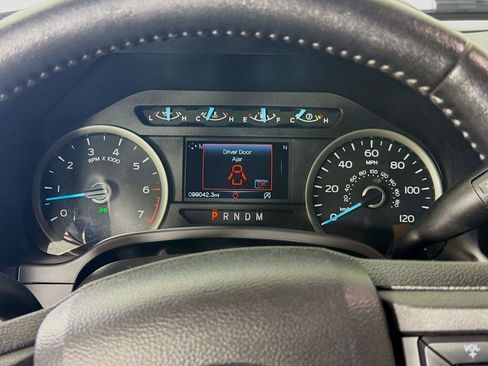 Used 2018 Ford F150 XLT w/ Equipment Group 302A Luxury AWD/4WD image 18