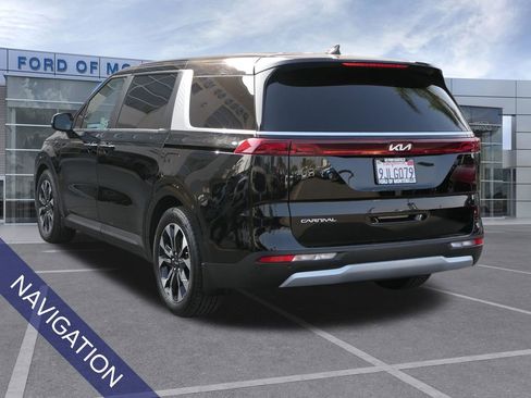 Used 2024 Kia Carnival EX FWD image 6