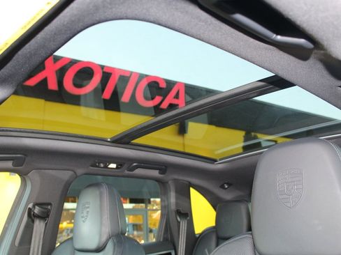 Used 2017 Porsche Cayenne Platinum Edition image 22