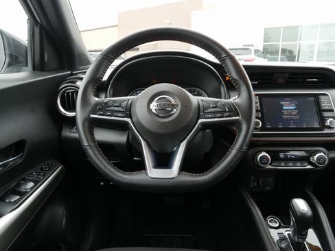 Used 2019 Nissan Kicks SR w/ Exterior Package image 19