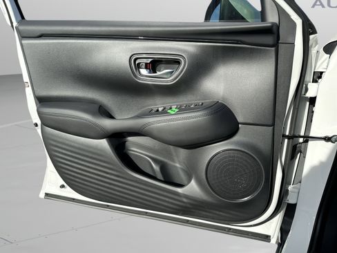 Certified 2026 Honda HR-V LX image 18