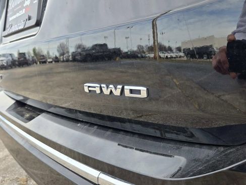 Used 2024 GMC Terrain Denali w/ Denali Premium Package image 15