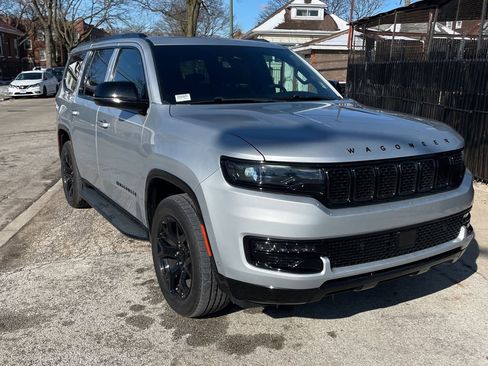 Used 2023 Jeep Wagoneer Series II image 2