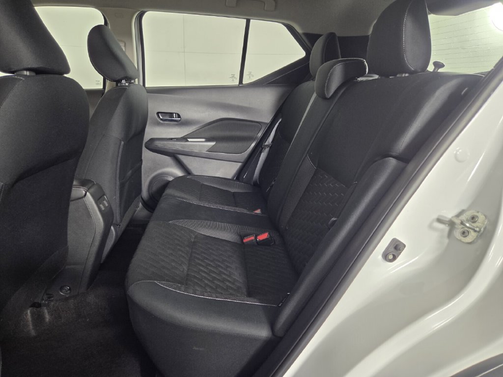 Used 2022 Nissan Kicks SV FWD image 24