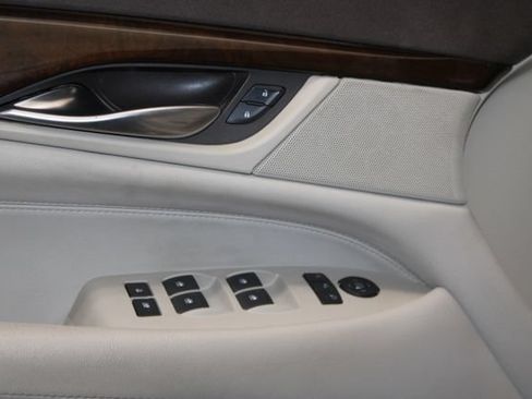 Used 2017 Cadillac Escalade Luxury AWD/4WD image 13