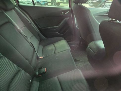 Used 2016 MAZDA MAZDA3 i Touring w/ Popular Equipment Package FWD image 4