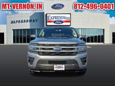 Used 2024 Ford Expedition Max XLT image 4