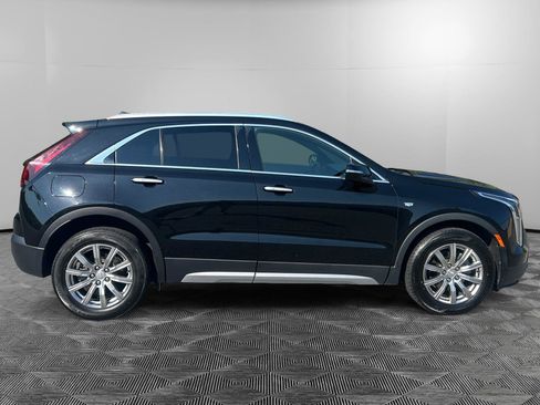 Used 2022 Cadillac XT4 Premium Luxury w/ Safety Alert Package FWD image 6