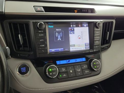 Used 2018 Toyota RAV4 Limited FWD image 29