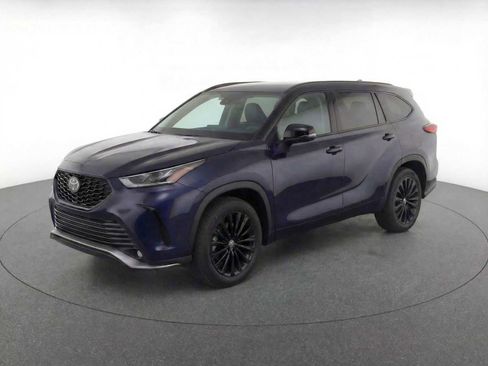 Used 2025 Toyota Highlander XSE image 1