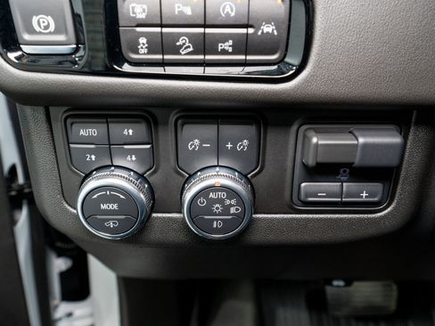 Used 2025 GMC Yukon AT4 w/ Premium Trailering Package image 36