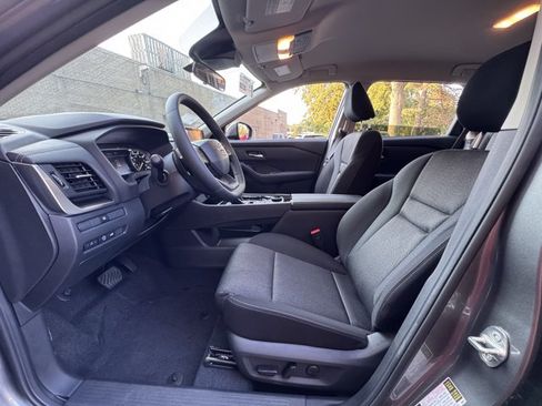 New 2025 Nissan Rogue SV AWD/4WD image 27