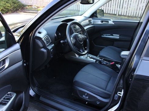 Used 2011 Subaru Forester 2.5X Premium w/ All-Weather Pkg image 5