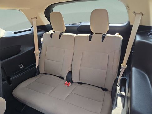 Used 2022 Ford Explorer XLT image 17