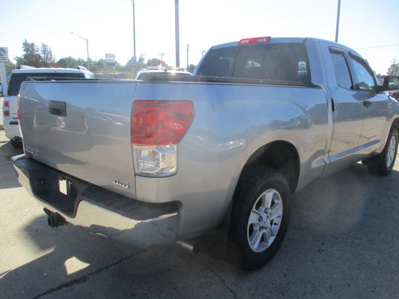 Used 2011 Toyota Tundra 4x4 Double Cab w/ Tow Pkg image 7