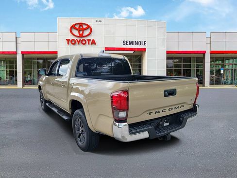 Used 2020 Toyota Tacoma SR5 RWD image 4