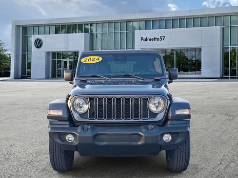 Used 2024 Jeep Wrangler Unlimited Sport AWD/4WD image 2