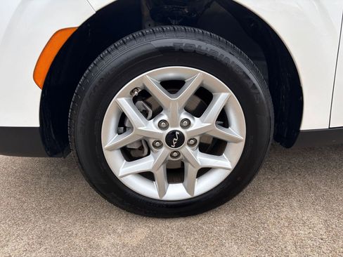 Used 2025 Kia Soul LX w/ LX Technology Package image 33