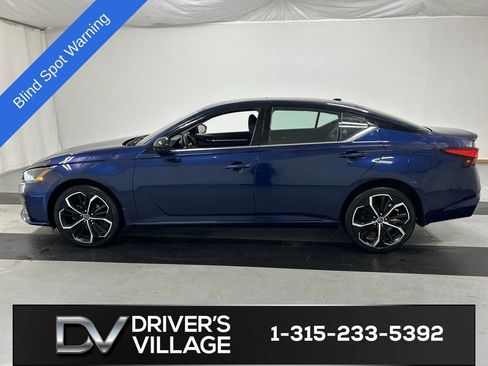 Used 2023 Nissan Altima 2.5 SR w/ SR Premium Package AWD/4WD image 6