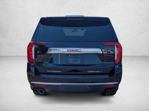Used 2021 GMC Yukon XL Denali w/ Denali Premium Package AWD/4WD image 7