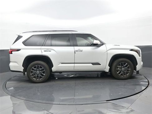 Used 2024 Toyota Sequoia Platinum image 2