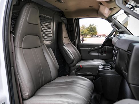 Used 2021 Chevrolet Express 2500 w/ Driver Convenience Package image 24
