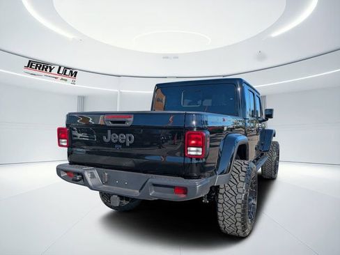 New 2025 Jeep Gladiator Sport image 3