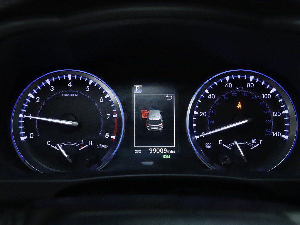 Used 2019 Toyota Highlander XLE FWD image 25