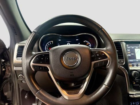 Used 2018 Jeep Grand Cherokee Altitude AWD/4WD image 11